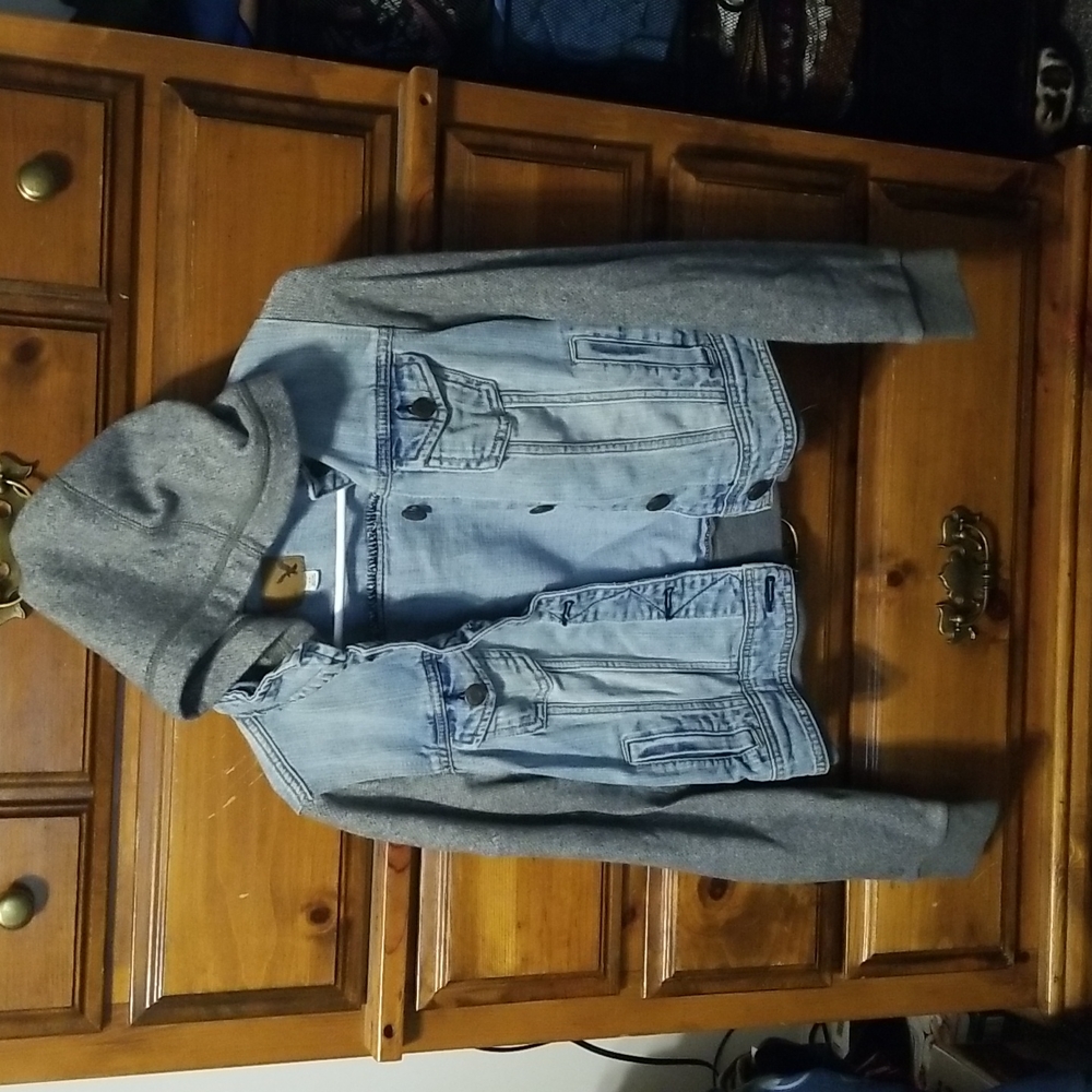Y2K era American Eagle Outfitters Jean jacket with fabric sleeves